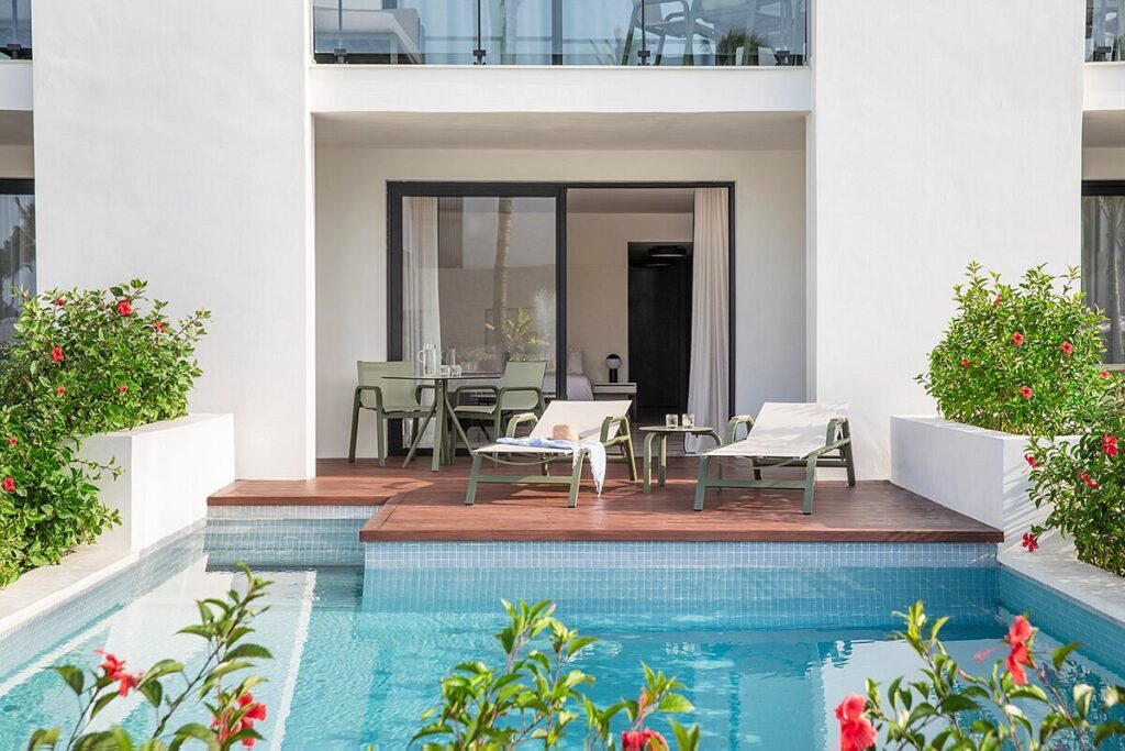 finest punta cana junior suite pool