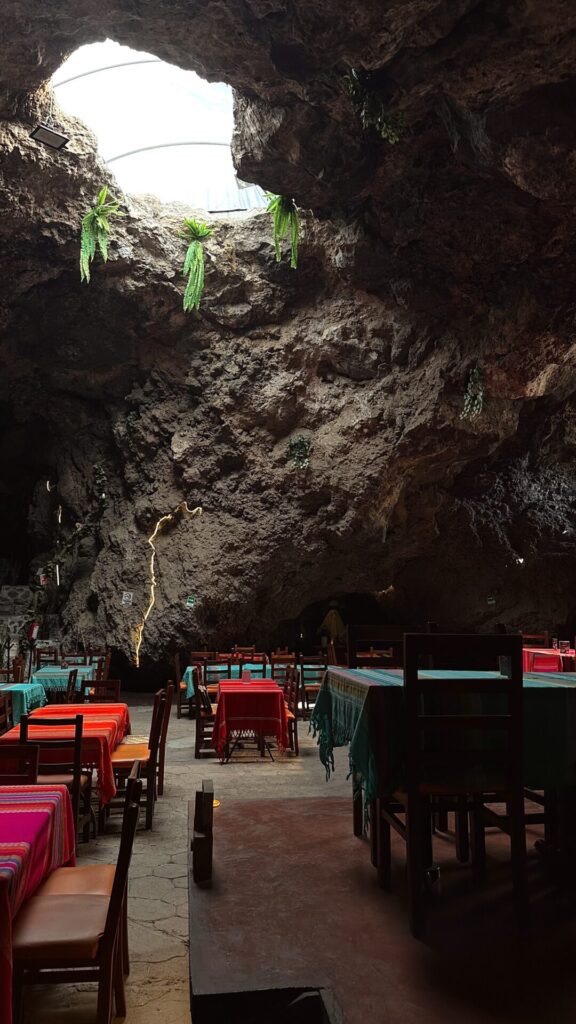 cueva dining